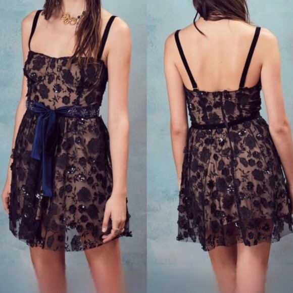 For Love And Lemons Dresses & Skirts - For Love & Lemons Beatrice Bustier Floral Lace Sequin Mini Dress Lined